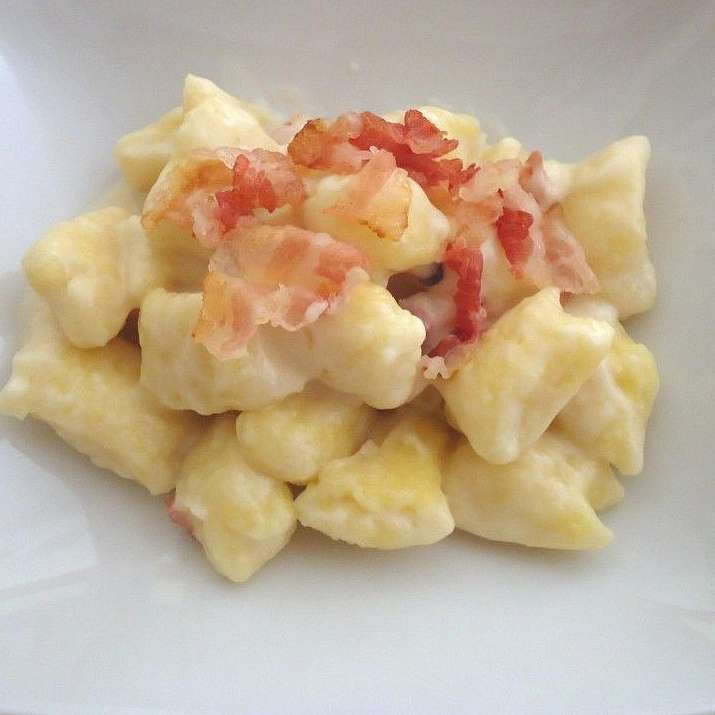Ньокки хлебные с панчеттой