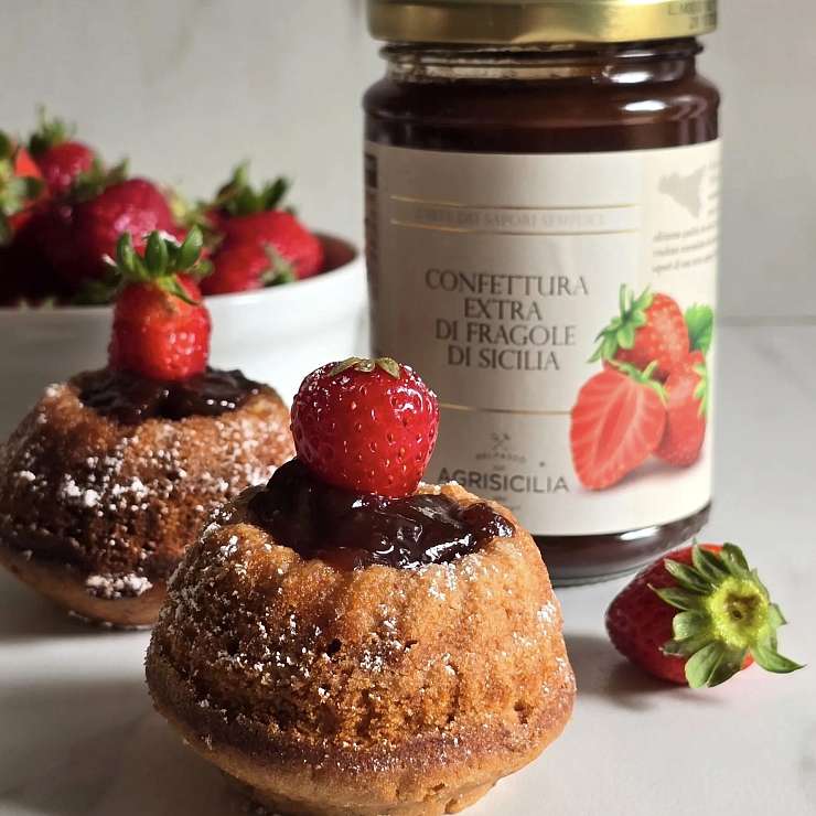 Клубничные маффины без лактозы